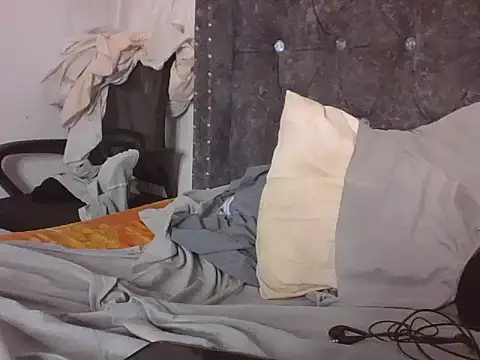 Snapshot of Linah97 chatting on November 2025 04:42:01 PM Linah97 online show from November 2025 04:42:01 PM