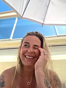 Mrs-Aurora online show from May 2026 01:06:01 PM