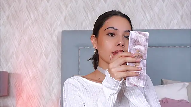 Sofy Bradd online show from October 2025 03:17:01 AM