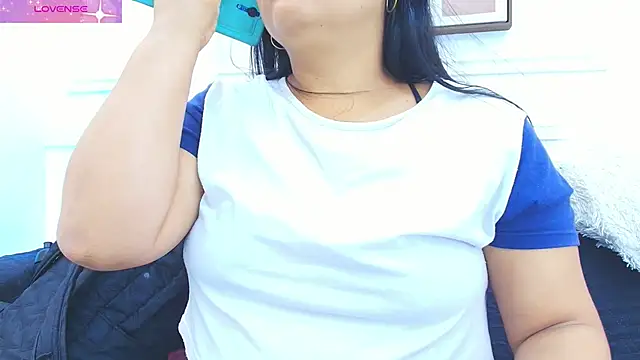 Snapshot of Daisy_Price chatting on November 2025 10:45:02 AM Daisy Price online show from November 2025 10:45:02 AM