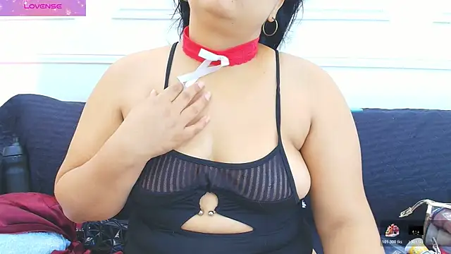 Snapshot of Daisy_Price chatting on November 2025 11:03:01 AM Daisy Price online show from November 2025 11:03:01 AM