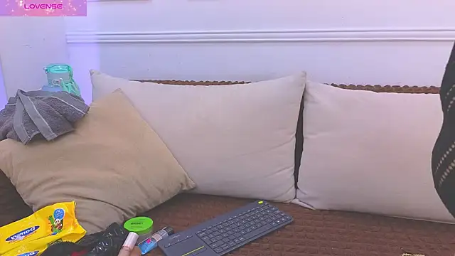 Daisy Price online show from April 2026 10:35:02 AM