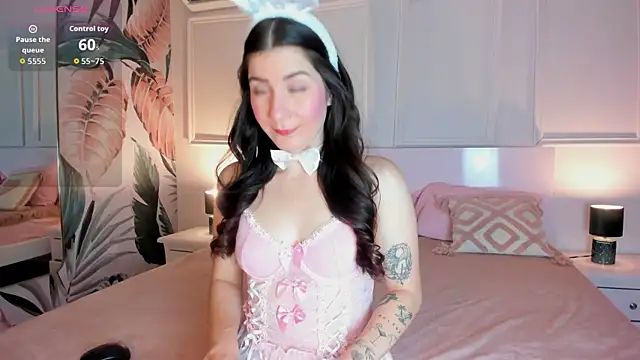 Snapshot of Bambi_cutee chatting on November 2025 11:41:01 AM Bambi cutee online show from November 2025 11:41:01 AM