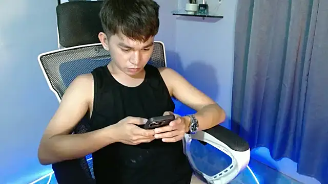 Midnight Snack69 online show from October 2025 04:26:01 PM