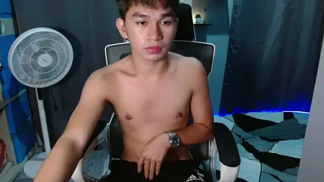 Midnight Snack69 online show from October 2025 04:55:01 PM