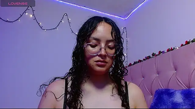 manumeow1 online show from December 2025 10:26:01 PM