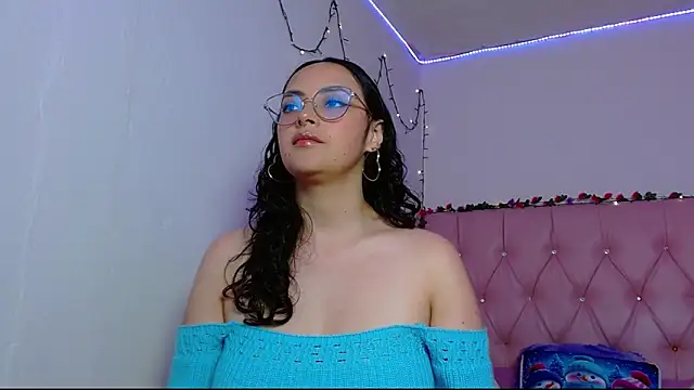 manumeow1 online show from December 2025 09:55:01 PM