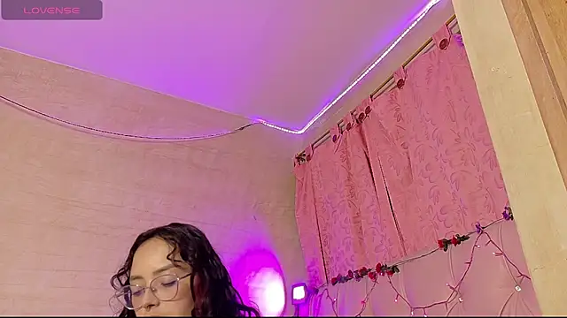 Snapshot of manumeow1 chatting on May 2026 12:18:01 AM manumeow1 online show from May 2026 12:18:01 AM