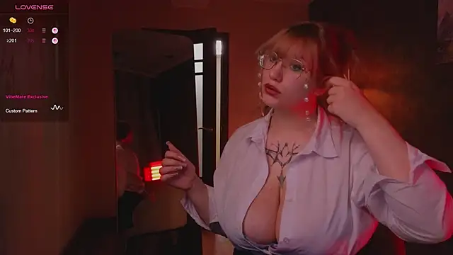 Snapshot of Morvelyn chatting on September 2025 02:22:02 AM Morvelyn online show from September 2025 02:22:02 AM