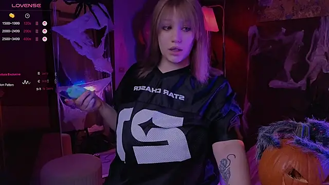 Snapshot of Morvelyn chatting on October 2025 06:34:01 PM Morvelyn online show from October 2025 06:34:01 PM