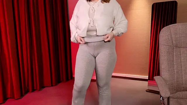 Snapshot of Morvelyn chatting on November 2025 06:00:02 PM Morvelyn online show from November 2025 06:00:02 PM