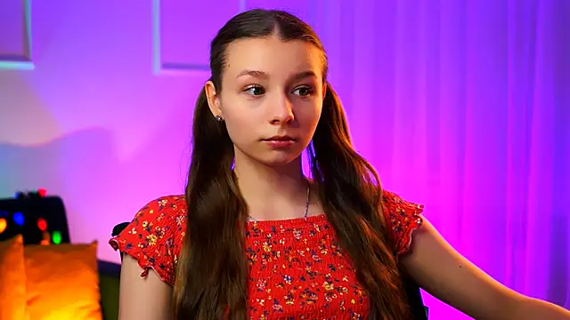 Snapshot of JulieDaniel chatting on February 2026 04:17:02 AM JulieDaniel online show from February 2026 04:17:02 AM