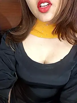 Snapshot of Hot_malika19 chatting on November 2025 05:05:02 PM Hot malika19 online show from November 2025 05:05:02 PM