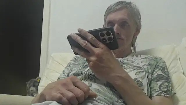 k74robert online show from November 2025 09:48:01 PM