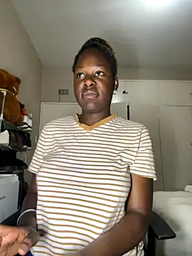 Snapshot of DarkBerryDiamond255 chatting on October 2025 07:36:02 PM DarkBerryDiamond255 online show from October 2025 07:36:02 PM