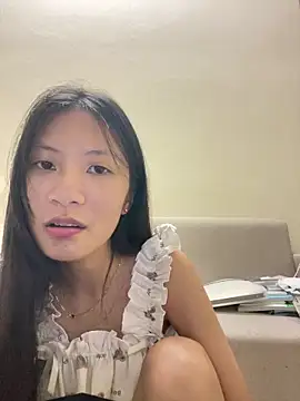 Snapshot of Lil-Gi chatting on October 2025 03:35:01 PM Lil-Gi online show from October 2025 03:35:01 PM