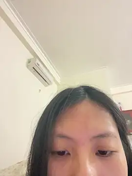 Snapshot of Lil-Gi chatting on November 2025 05:39:02 PM Lil-Gi online show from November 2025 05:39:02 PM