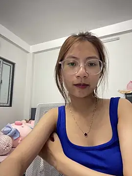 Snapshot of Lil-Gi chatting on March 2026 03:45:01 PM Lil-Gi online show from March 2026 03:45:01 PM