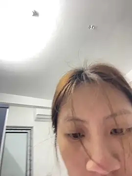 Snapshot of Lil-Gi chatting on April 2026 07:08:01 PM Lil-Gi online show from April 2026 07:08:01 PM