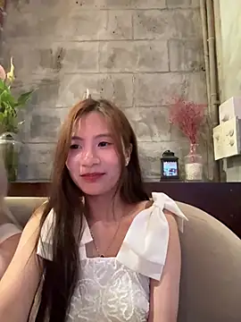 Snapshot of Lil-Gi chatting on April 2026 06:45:02 PM Lil-Gi online show from April 2026 06:45:02 PM