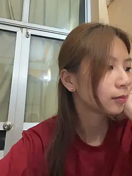 Snapshot of Lil-Gi chatting on April 2026 04:15:01 PM Lil-Gi online show from April 2026 04:15:01 PM