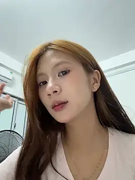 Snapshot of Lil-Gi chatting on May 2026 06:27:01 PM Lil-Gi online show from May 2026 06:27:01 PM