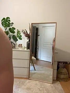 Snapshot of chloedlm5 chatting on October 2025 11:44:02 AM chloedlm5 online show from October 2025 11:44:02 AM