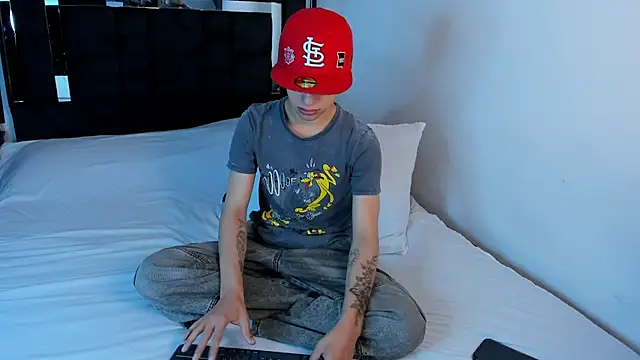 Snapshot of Thiago_Divine_ chatting on September 2025 12:59:02 PM Thiago Divine  online show from September 2025 12:59:02 PM