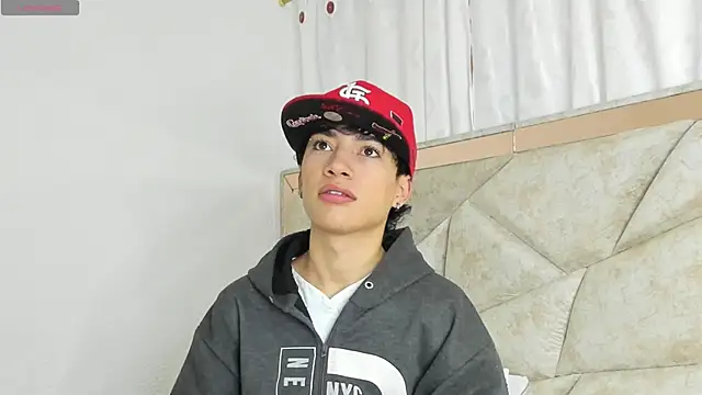 Snapshot of Thiago_Divine_ chatting on September 2025 01:13:01 PM Thiago Divine  online show from September 2025 01:13:01 PM