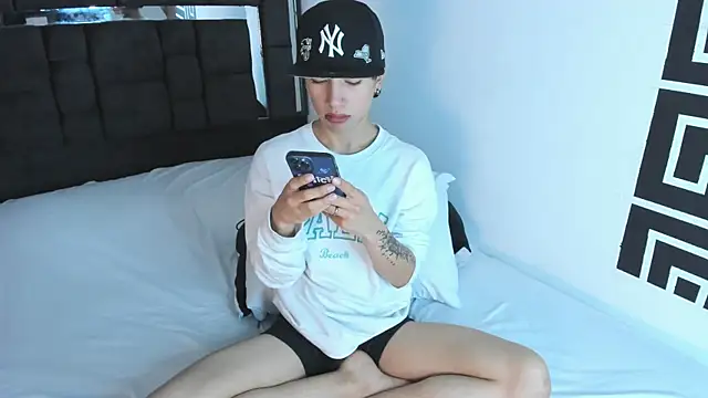 Snapshot of Thiago_Divine_ chatting on September 2025 03:38:01 PM Thiago Divine  online show from September 2025 03:38:01 PM