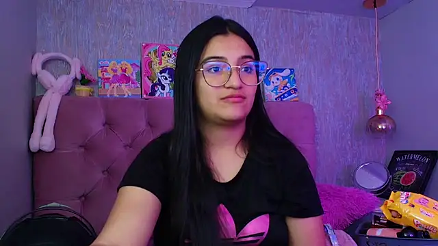 laurenelove online show from February 2026 03:50:01 AM