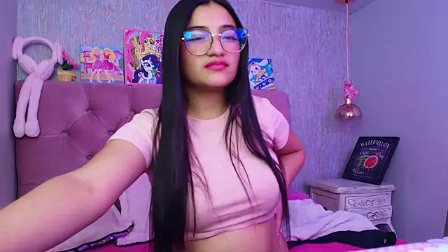 laurenelove online show from March 2026 04:29:01 AM