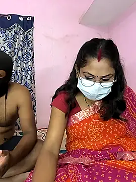 Snapshot of Lovlycouple1 chatting on October 2025 05:13:02 PM Lovlycouple1 online show from October 2025 05:13:02 PM