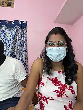 Snapshot of Lovlycouple1 chatting on October 2025 05:33:02 PM Lovlycouple1 online show from October 2025 05:33:02 PM