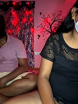 Snapshot of Lovlycouple1 chatting on December 2025 05:00:01 PM Lovlycouple1 online show from December 2025 05:00:01 PM