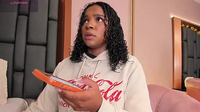 LisaMendez online show from December 2025 04:31:02 AM