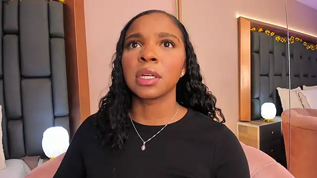 LisaMendez online show from December 2025 12:17:02 AM