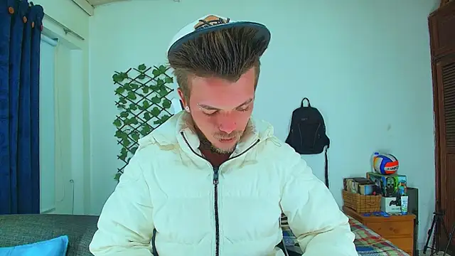 Snapshot of Gold_Loyal77 chatting on October 2025 04:10:02 AM Gold Loyal77 online show from October 2025 04:10:02 AM