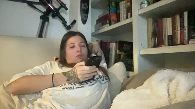 Snapshot of dddasani chatting on November 2025 06:37:02 PM dddasani online show from November 2025 06:37:02 PM