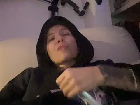 Snapshot of dddasani chatting on November 2025 07:57:01 PM dddasani online show from November 2025 07:57:01 PM