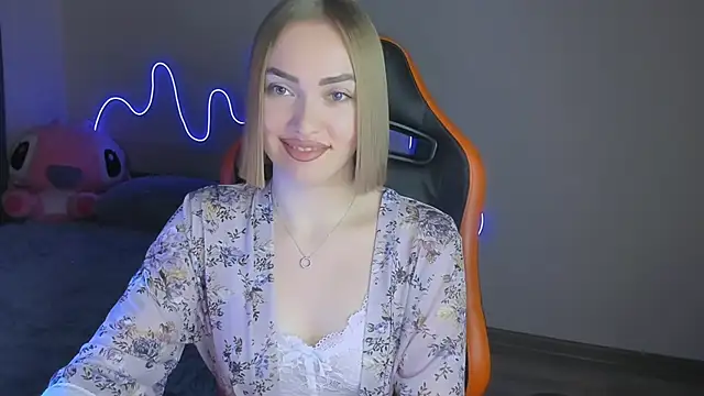 Snapshot of LaraKrein_lk chatting on November 2025 03:12:02 PM LaraKrein lk online show from November 2025 03:12:02 PM