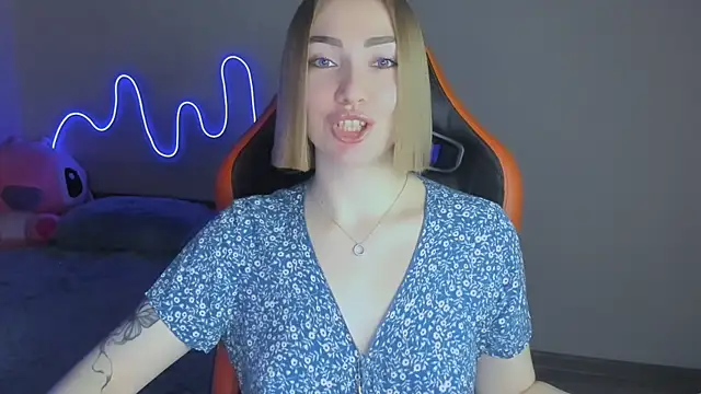 Snapshot of LaraKrein_lk chatting on November 2025 02:42:02 PM LaraKrein lk online show from November 2025 02:42:02 PM