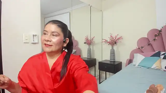 kiraGeiner online show from March 2026 07:43:02 PM