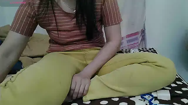 Snapshot of Owe_chan chatting on November 2025 09:32:02 AM Owe chan online show from November 2025 09:32:02 AM