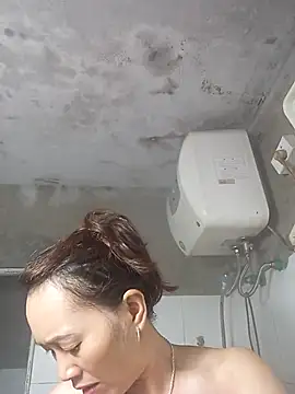 Snapshot of Bianly chatting on November 2025 11:21:01 AM Bianly online show from November 2025 11:21:01 AM