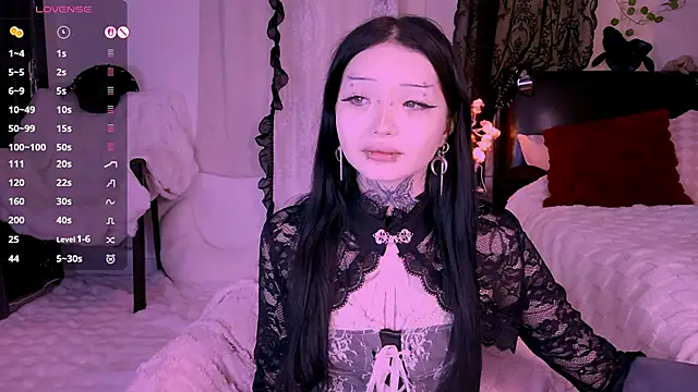 Lein Bone online show from December 2025 12:09:02 AM