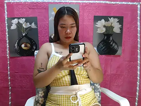 Snapshot of wild_rose69 chatting on April 2026 11:46:02 PM wild rose69 online show from April 2026 11:46:02 PM