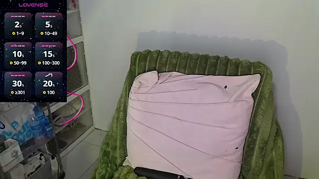 Snapshot of skinny_gracie chatting on March 2026 10:36:01 PM skinny gracie online show from March 2026 10:36:01 PM