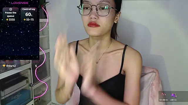 Snapshot of skinny_gracie chatting on April 2026 10:09:02 PM skinny gracie online show from April 2026 10:09:02 PM