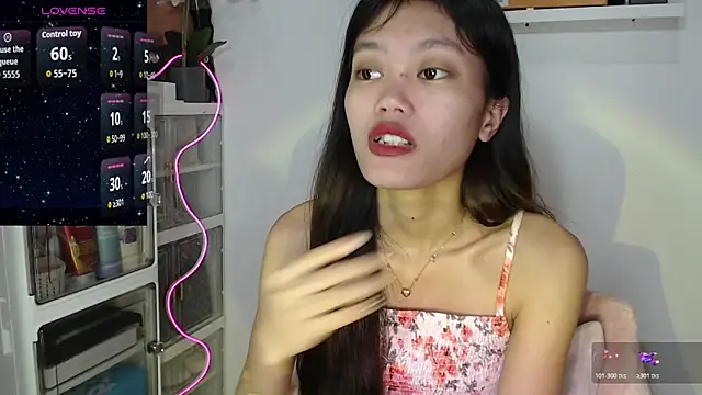 Snapshot of skinny_gracie chatting on April 2026 10:58:02 PM skinny gracie online show from April 2026 10:58:02 PM